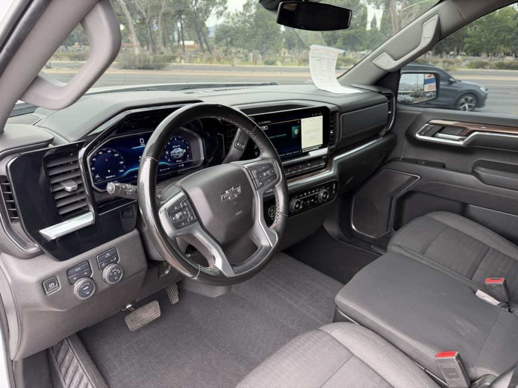 2023 Chevrolet Silverado 1500 Image 16