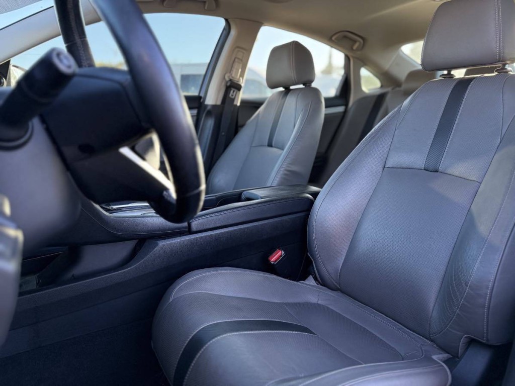 2018 Honda Civic Image 14