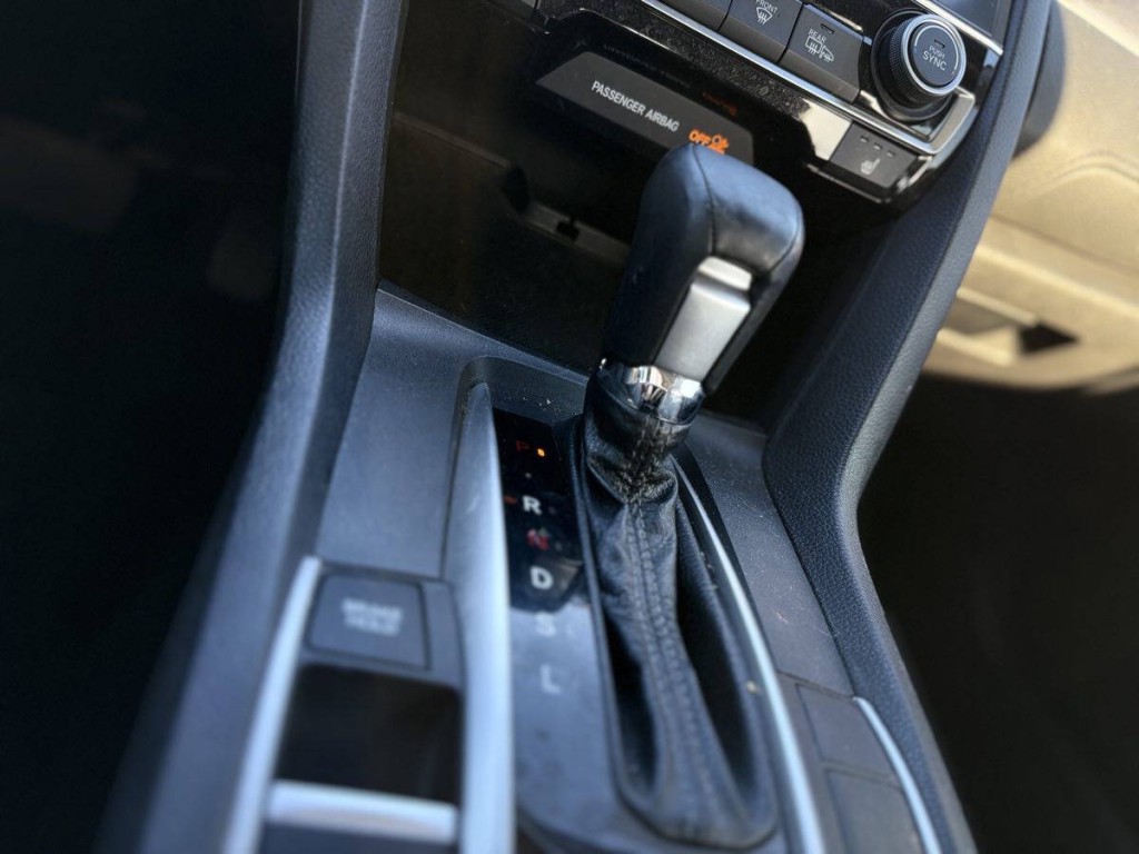 2018 Honda Civic Image 21