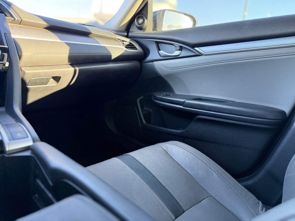2018 Honda Civic Image 22