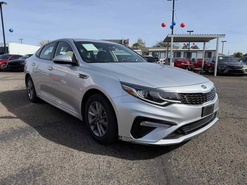 2020 Kia Optima Image 3