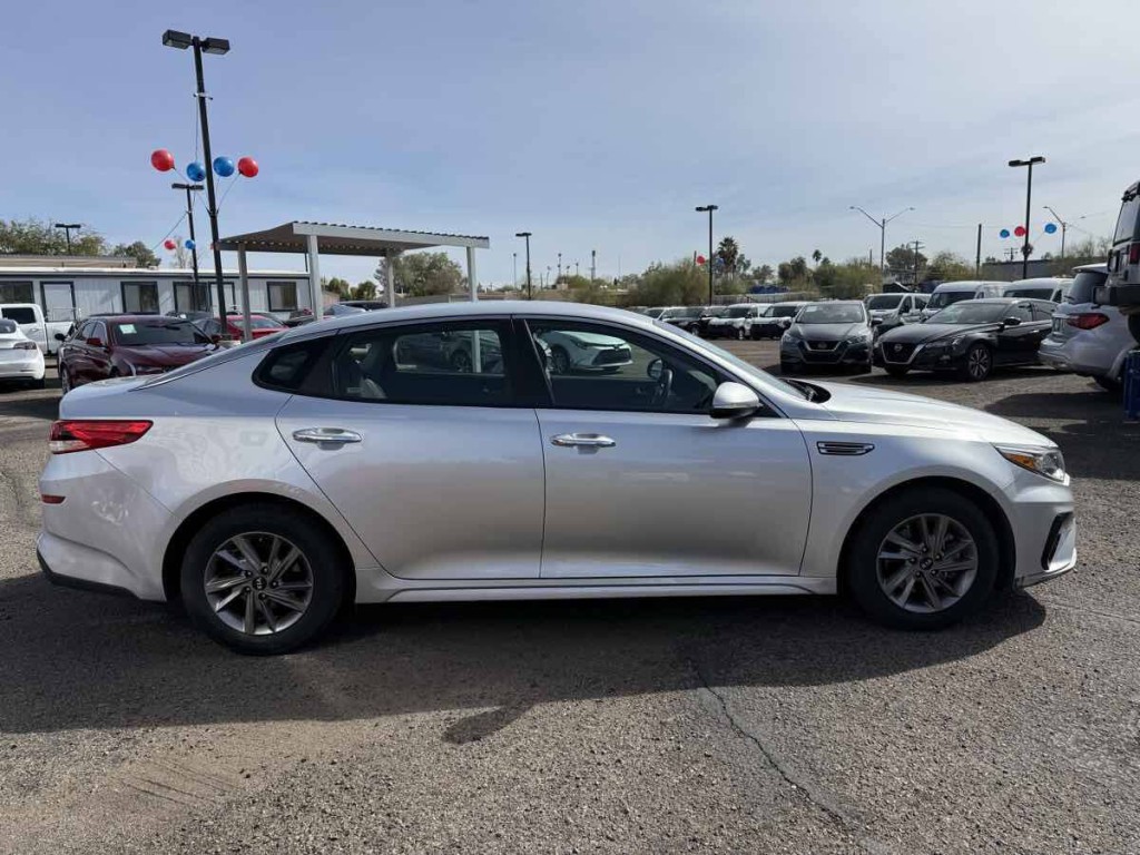 2020 Kia Optima Image 4