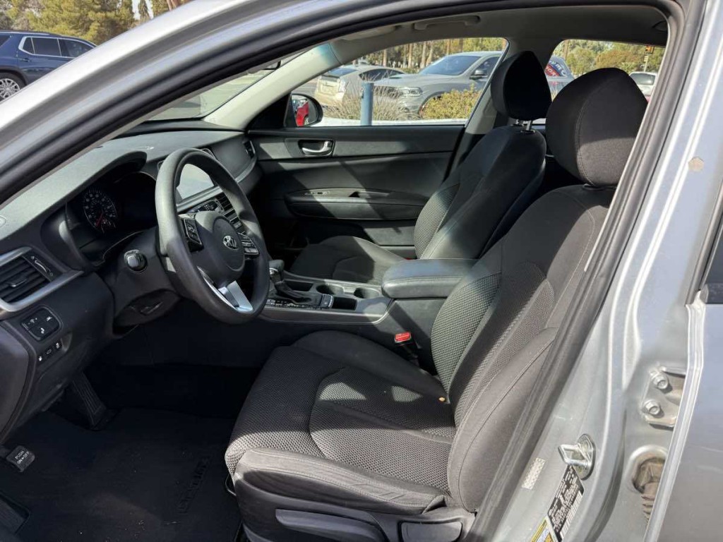 2020 Kia Optima Image 9