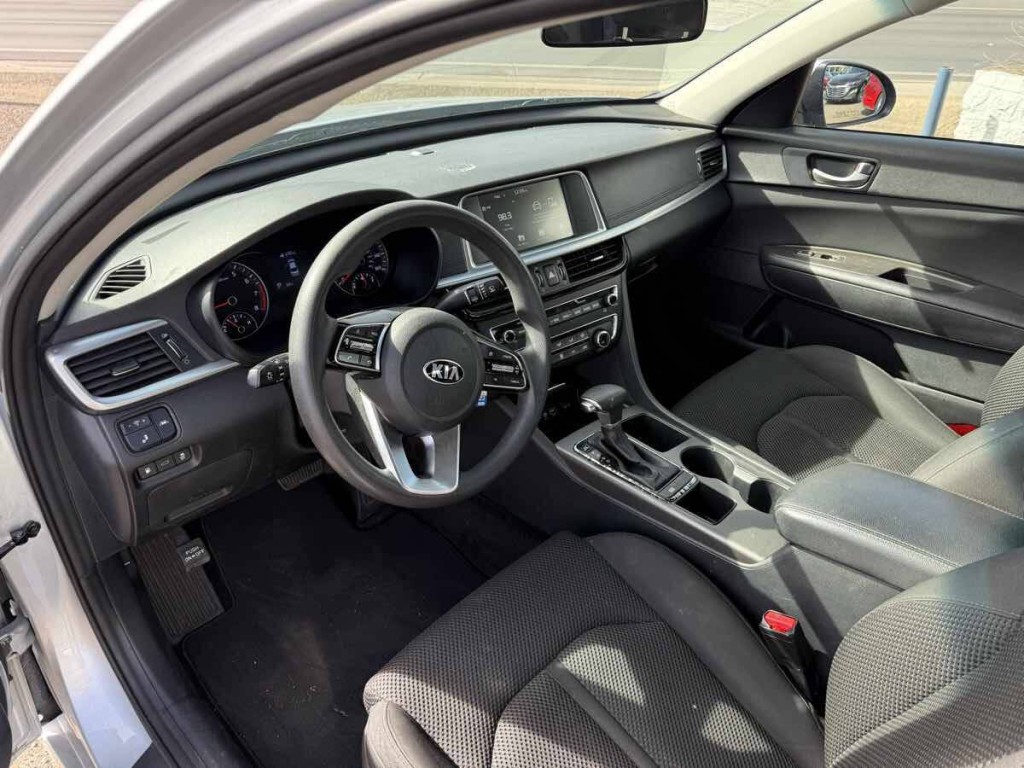 2020 Kia Optima Image 10