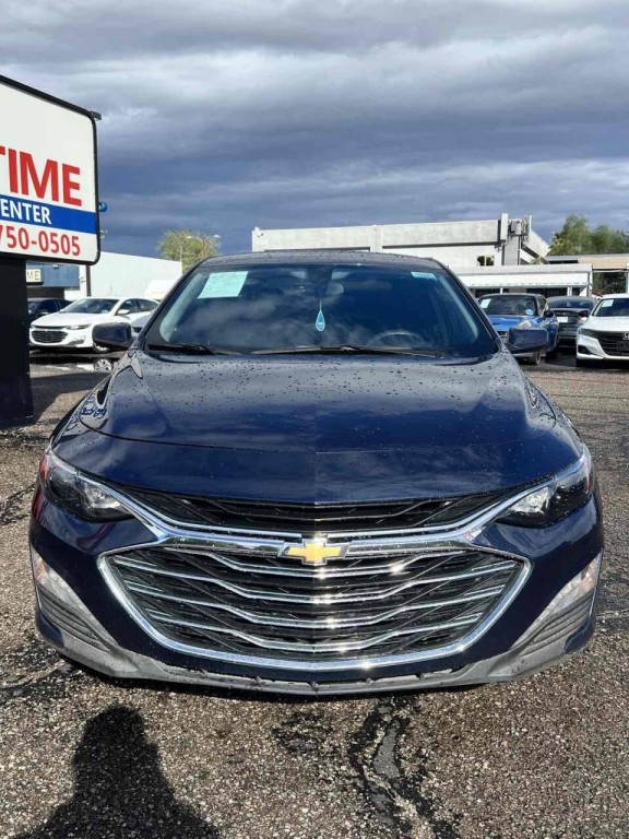 2022 Chevrolet Malibu Image 2