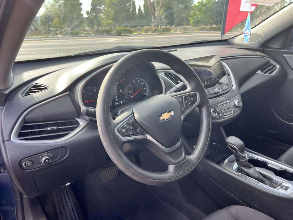 2022 Chevrolet Malibu Image 9