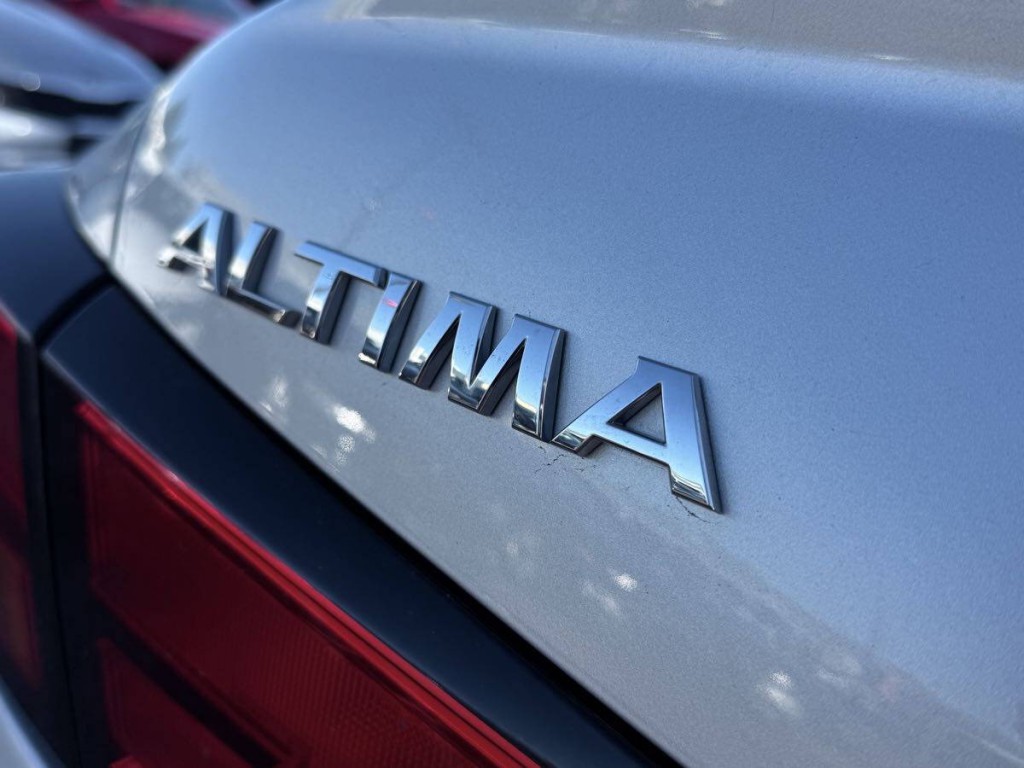 2019 Nissan Altima Image 10