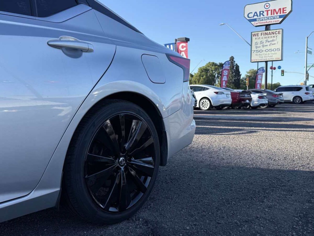 2019 Nissan Altima Image 12