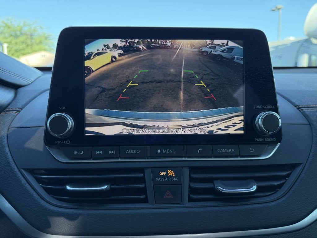 2019 Nissan Altima Image 19