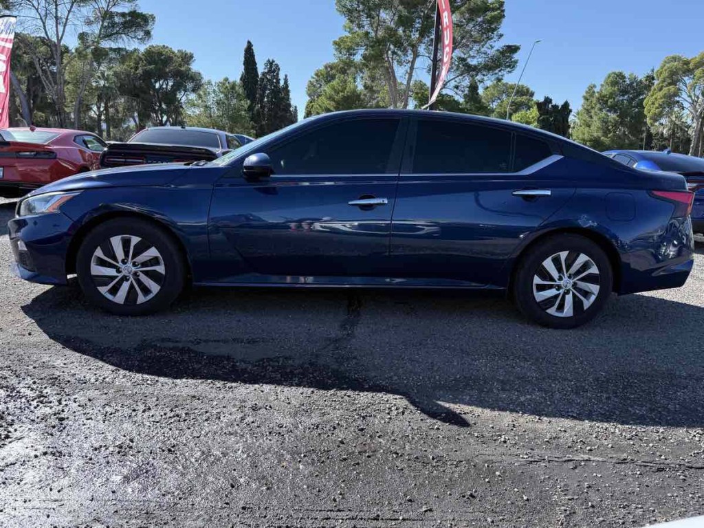 2020 Nissan Altima Image 9