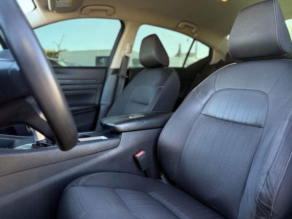 2020 Nissan Altima Image 13