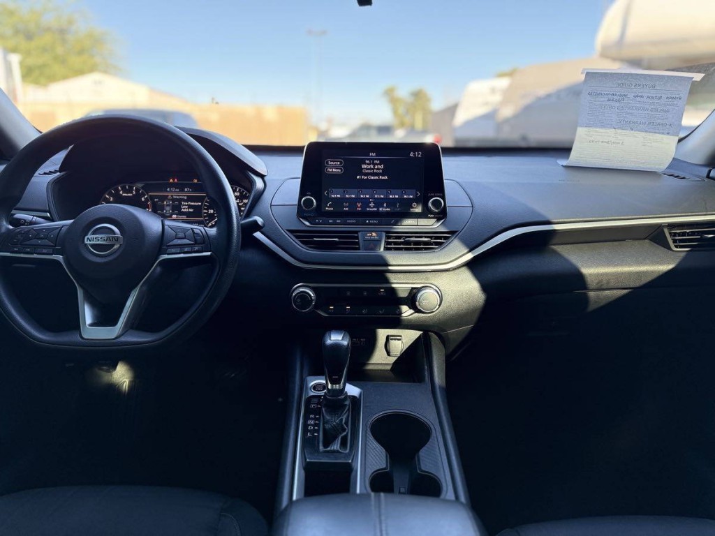 2020 Nissan Altima Image 14