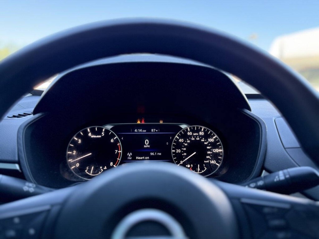 2020 Nissan Altima Image 17