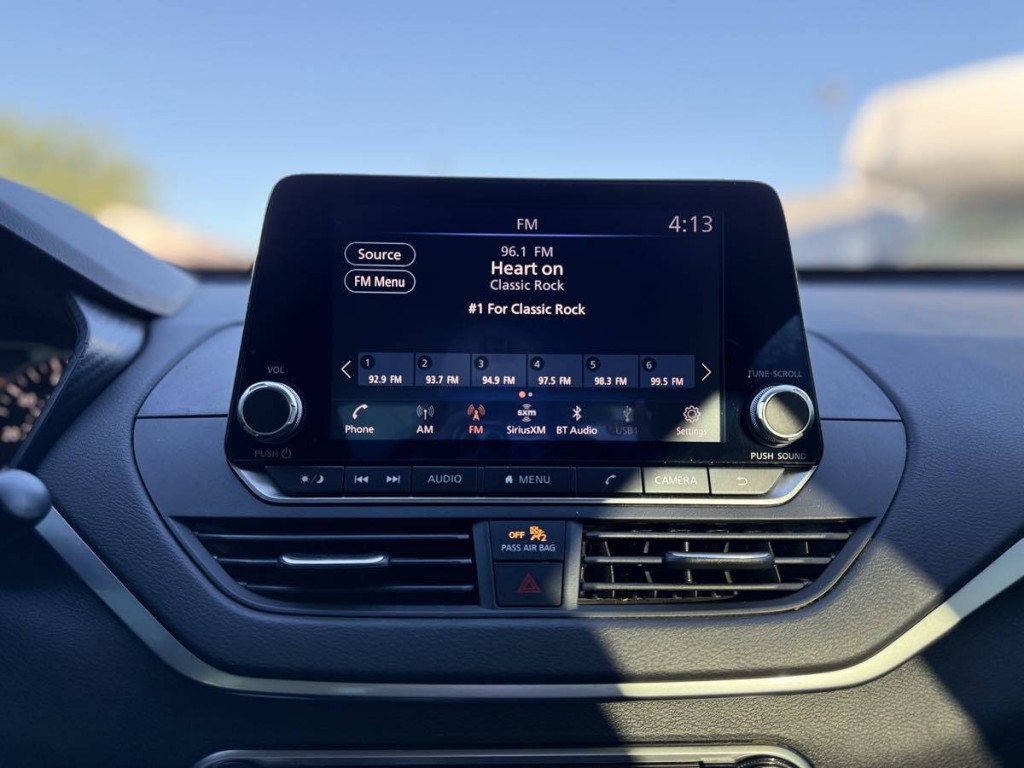 2020 Nissan Altima Image 18