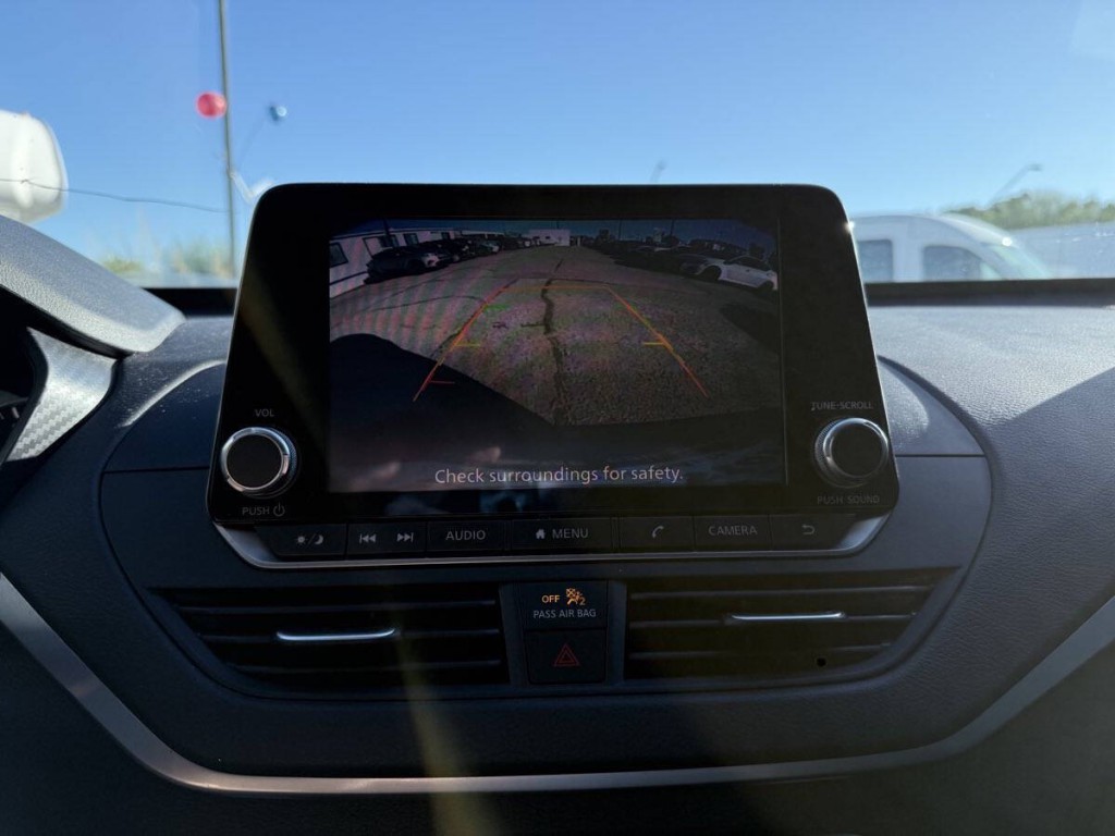 2020 Nissan Altima Image 19