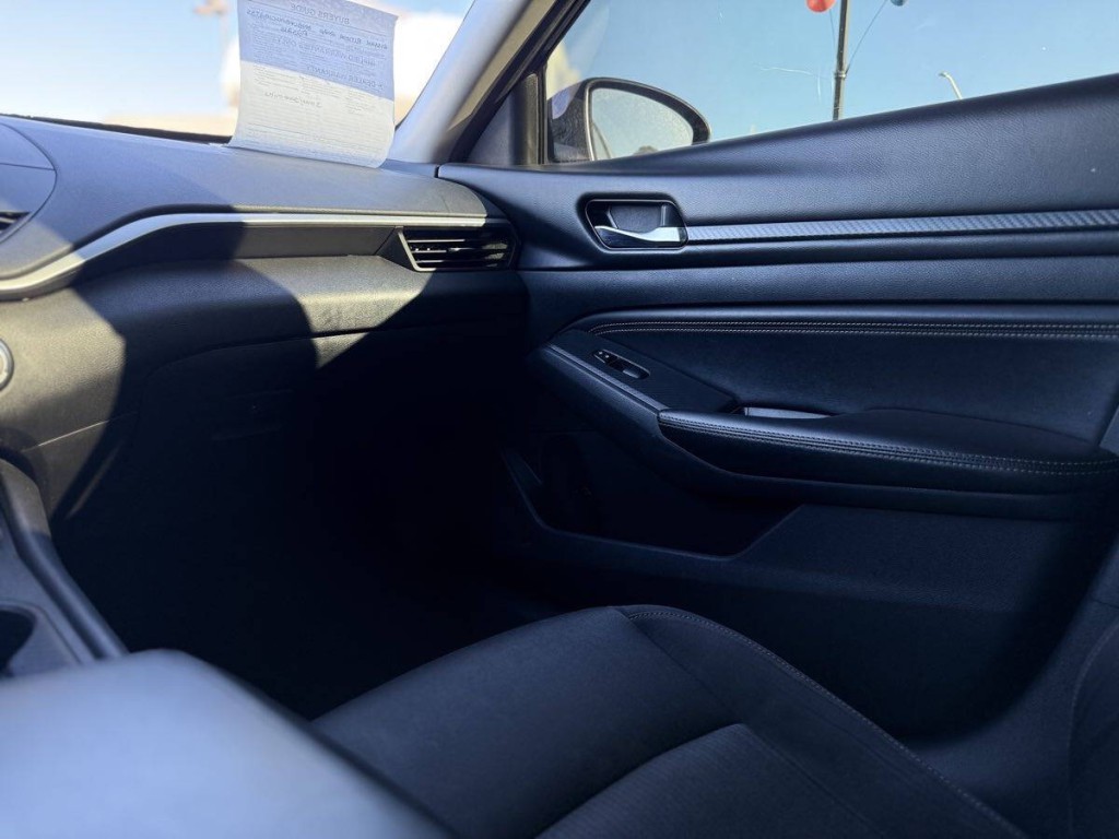 2020 Nissan Altima Image 21