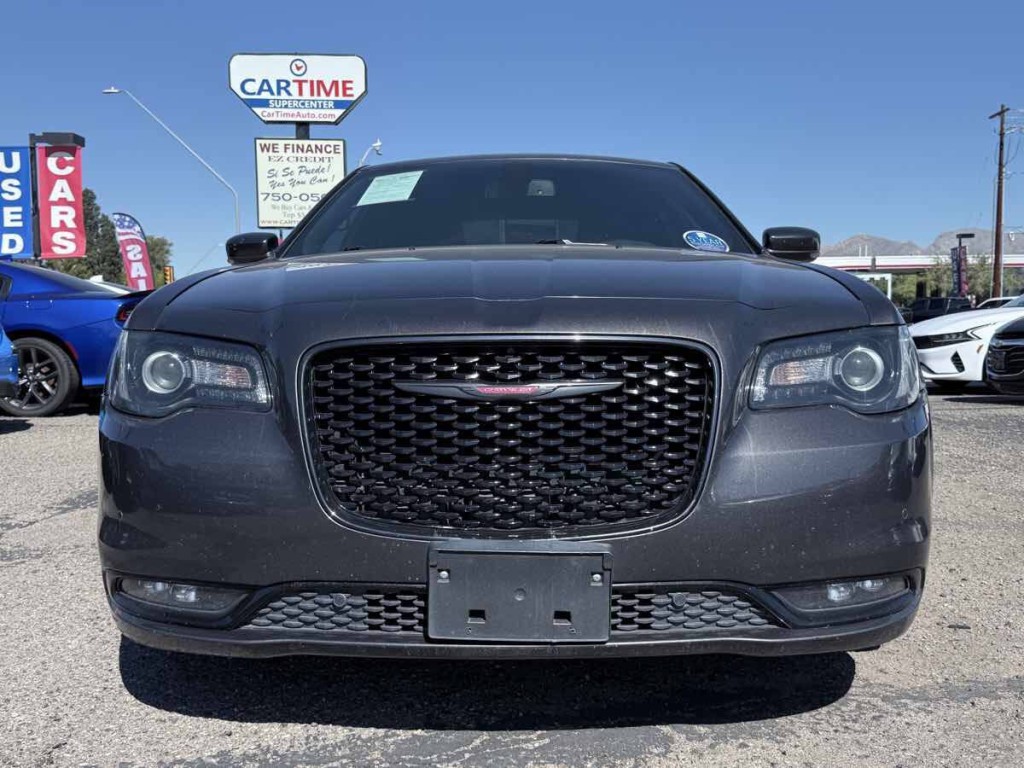 2021 Chrysler 300 Image 3