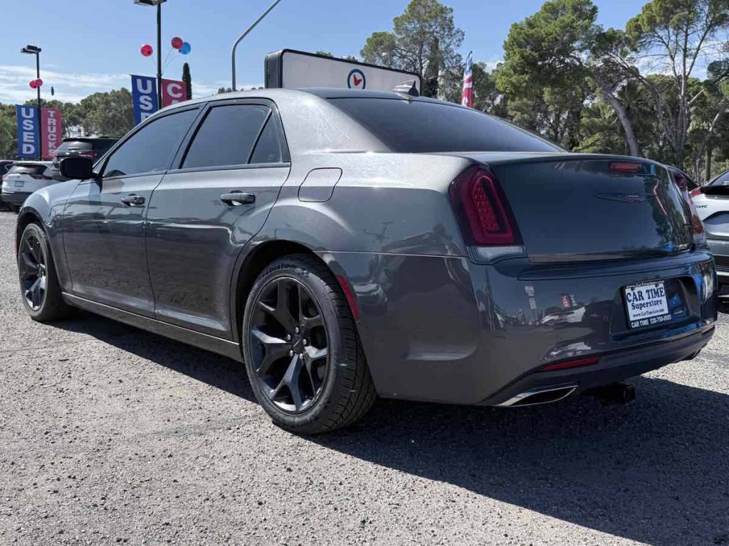 2021 Chrysler 300 Image 7