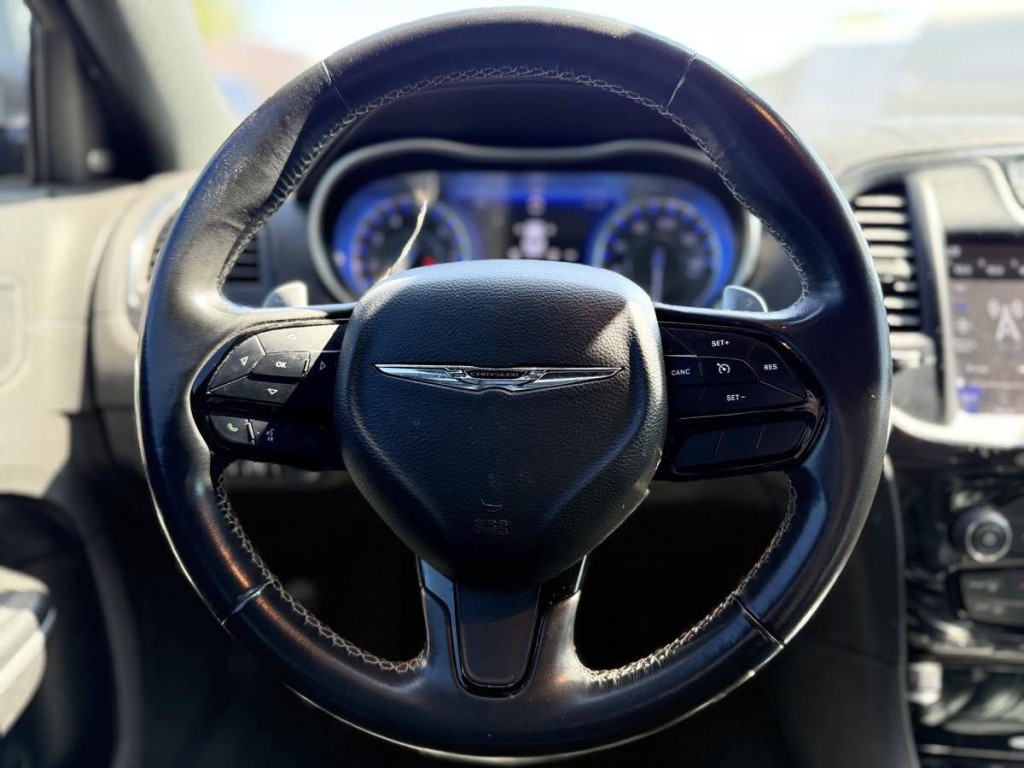 2021 Chrysler 300 Image 15