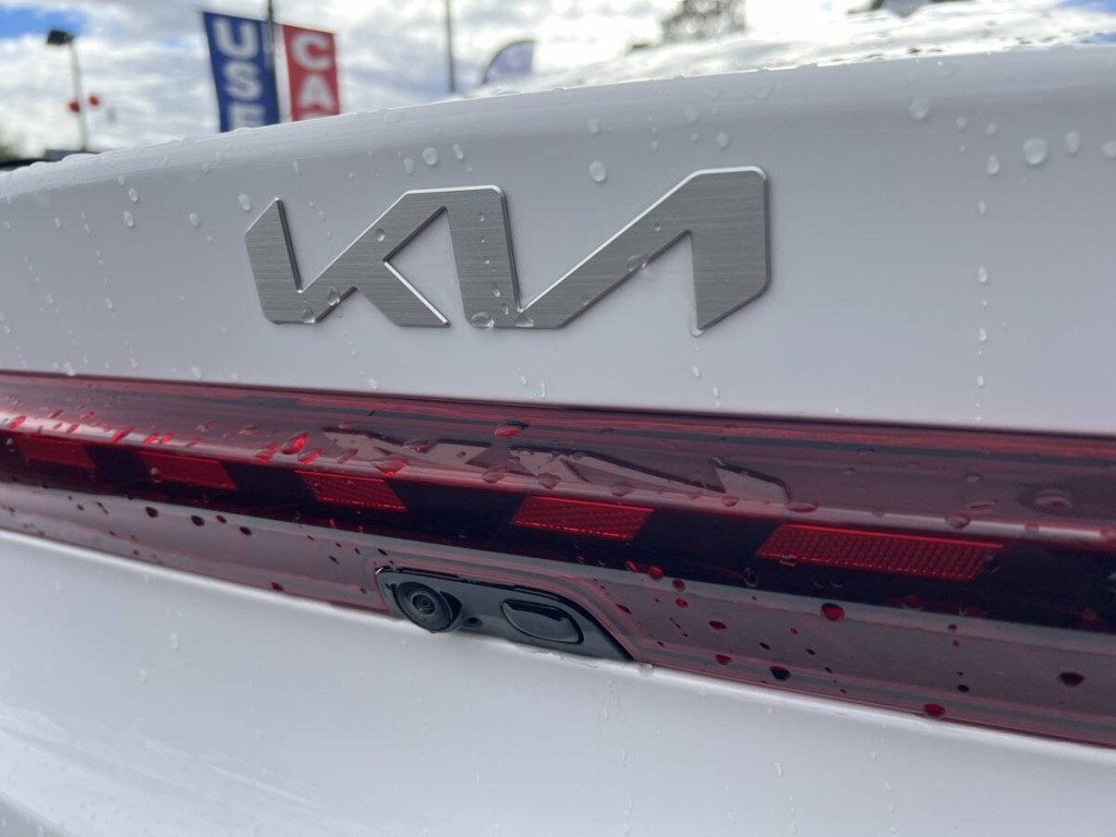 2022 Kia K5 Image 5