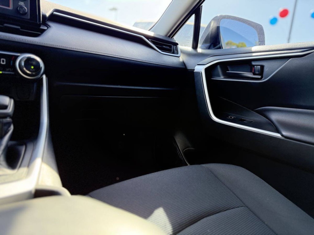 2019 Toyota Rav4 Image 21