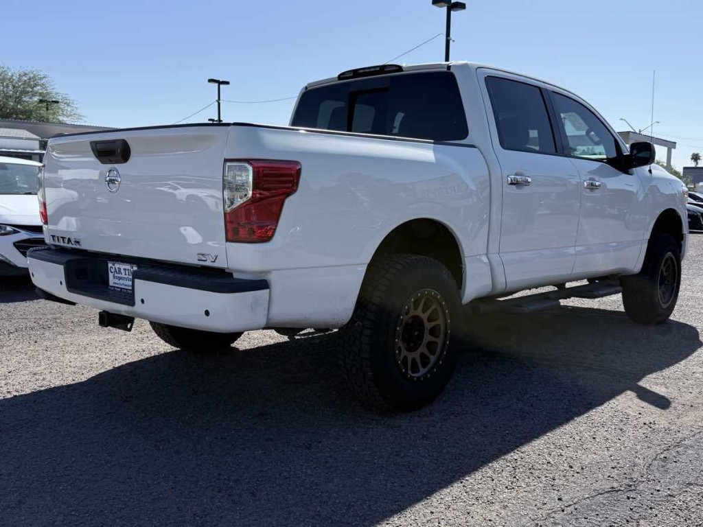 2021 Nissan Titan Image 5