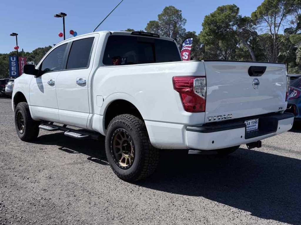 2021 Nissan Titan Image 7