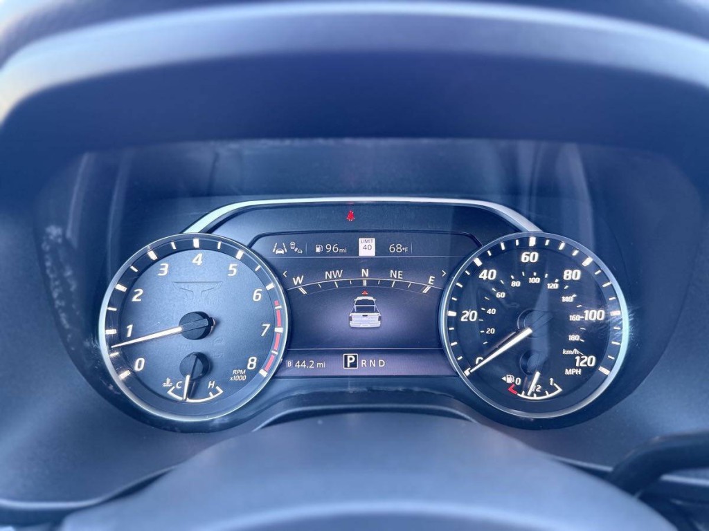 2021 Nissan Titan Image 16