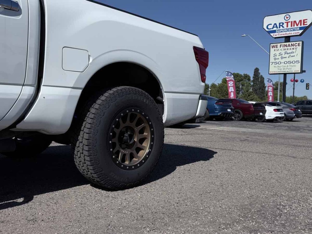 2021 Nissan Titan Image 22