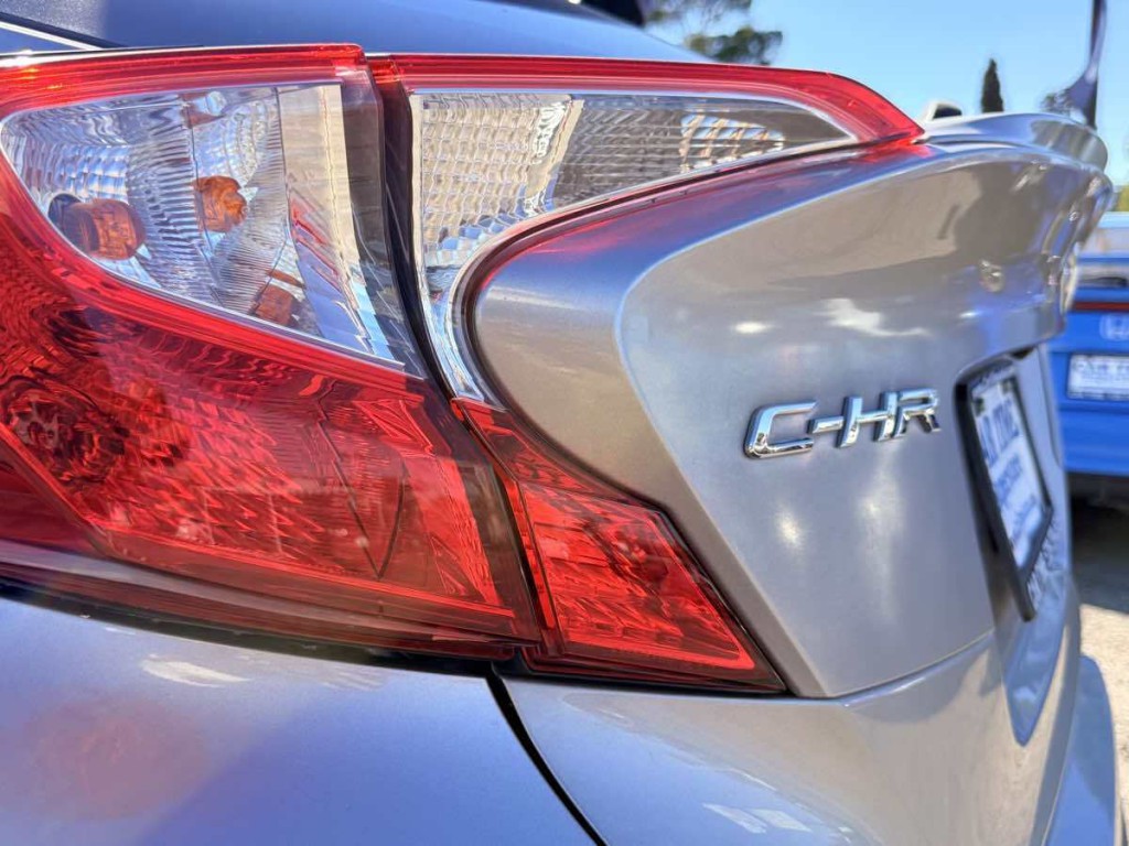 2018 Toyota C-HR Image 8