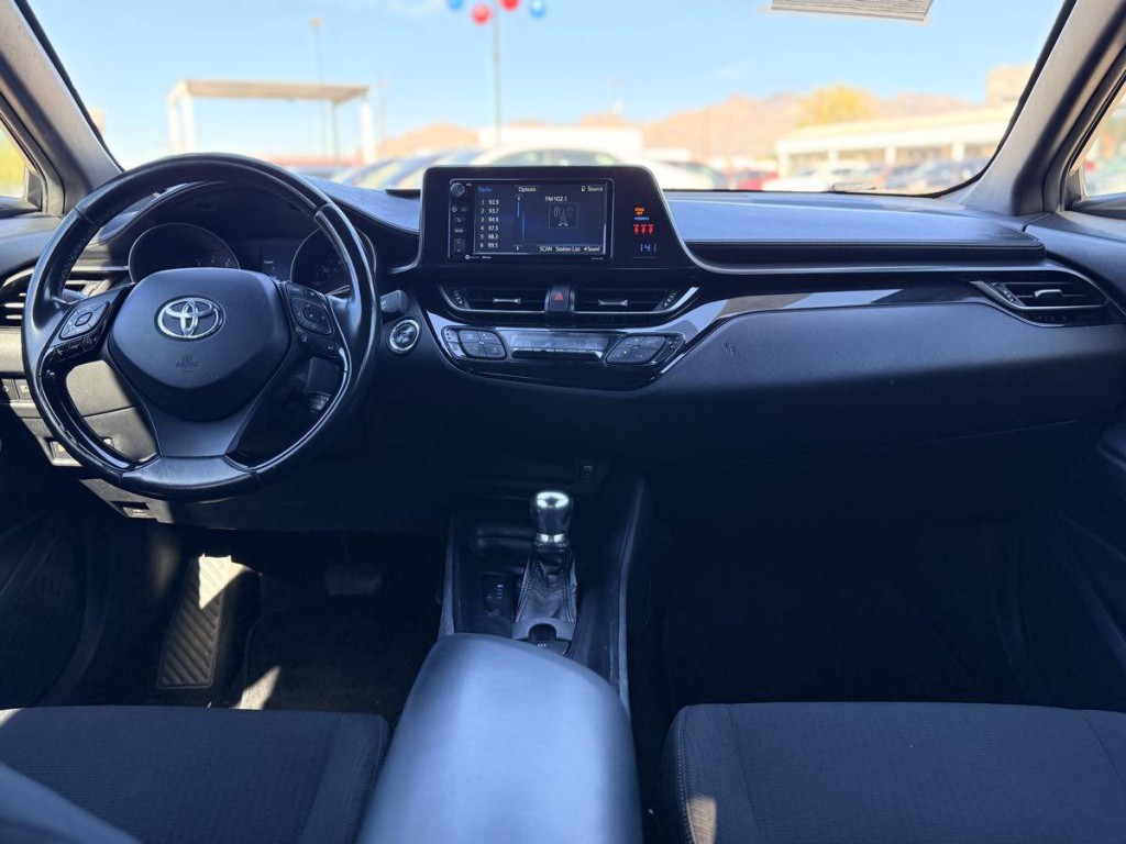 2018 Toyota C-HR Image 12