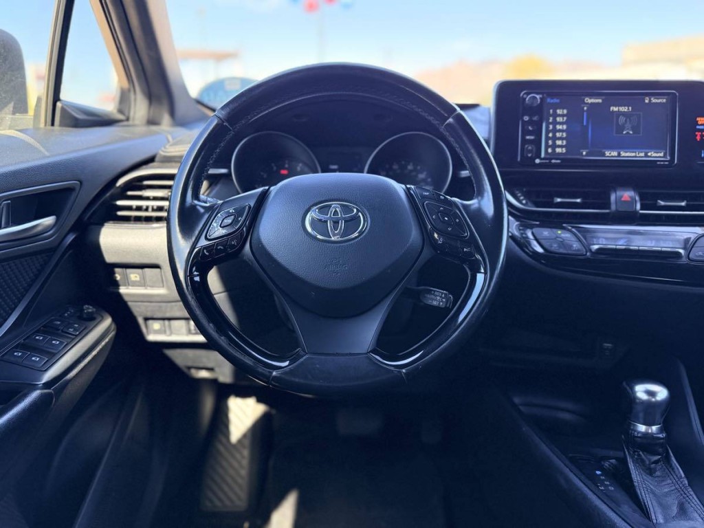 2018 Toyota C-HR Image 13