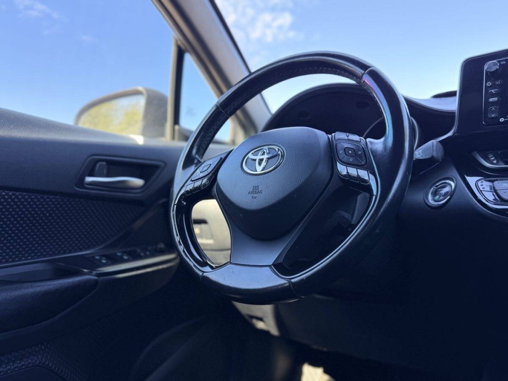 2018 Toyota C-HR Image 14