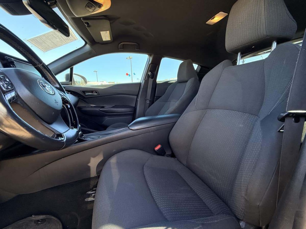 2018 Toyota C-HR Image 20