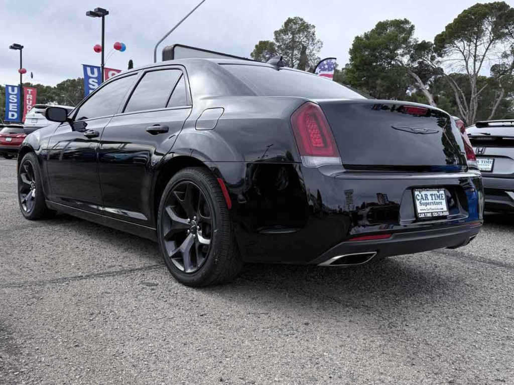 2022 Chrysler 300 Image 7
