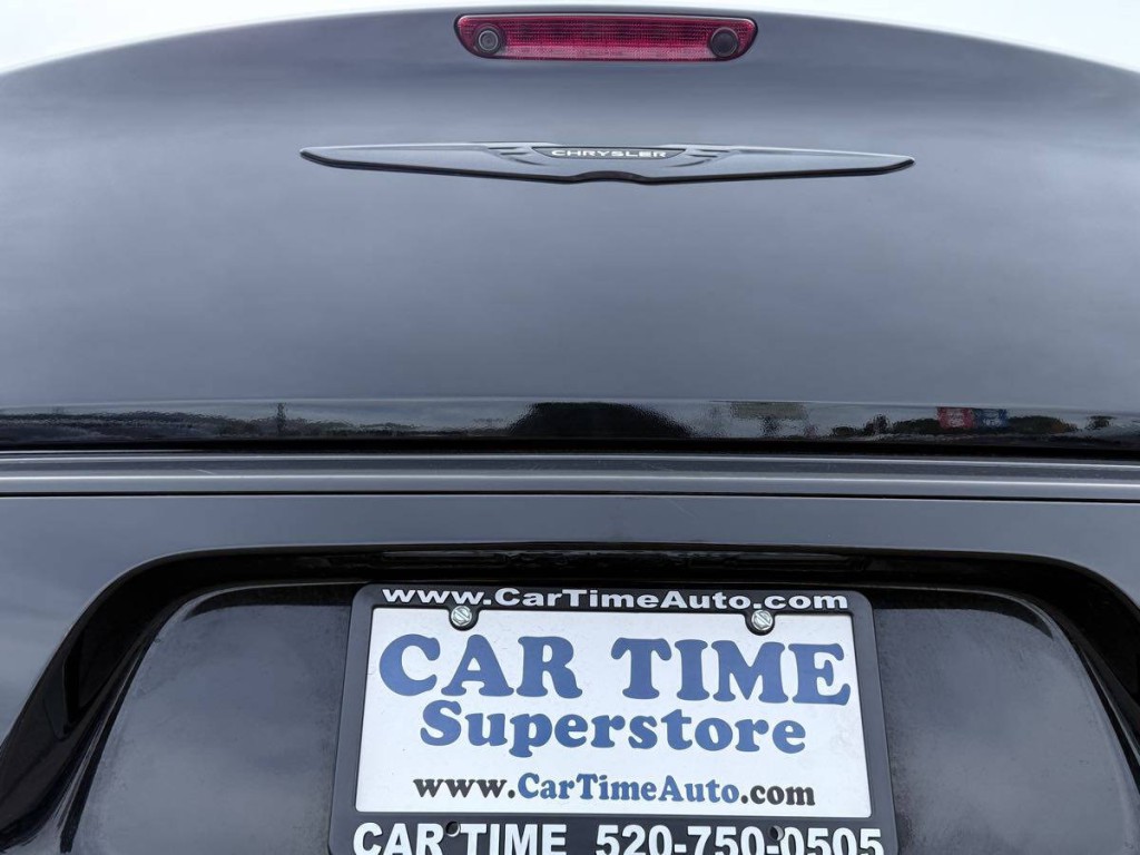 2022 Chrysler 300 Image 11