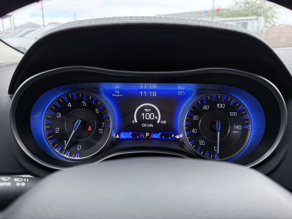 2022 Chrysler 300 Image 16