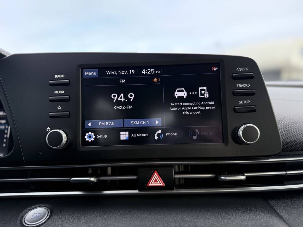 2022 Hyundai Elantra Image 17