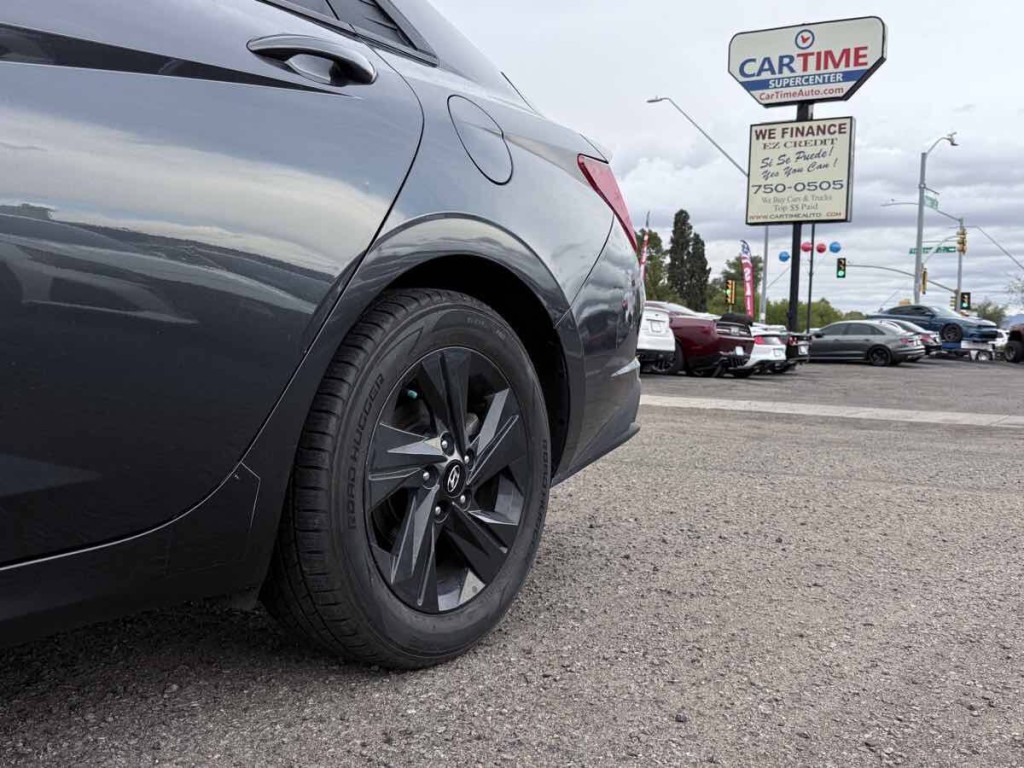 2022 Hyundai Elantra Image 23