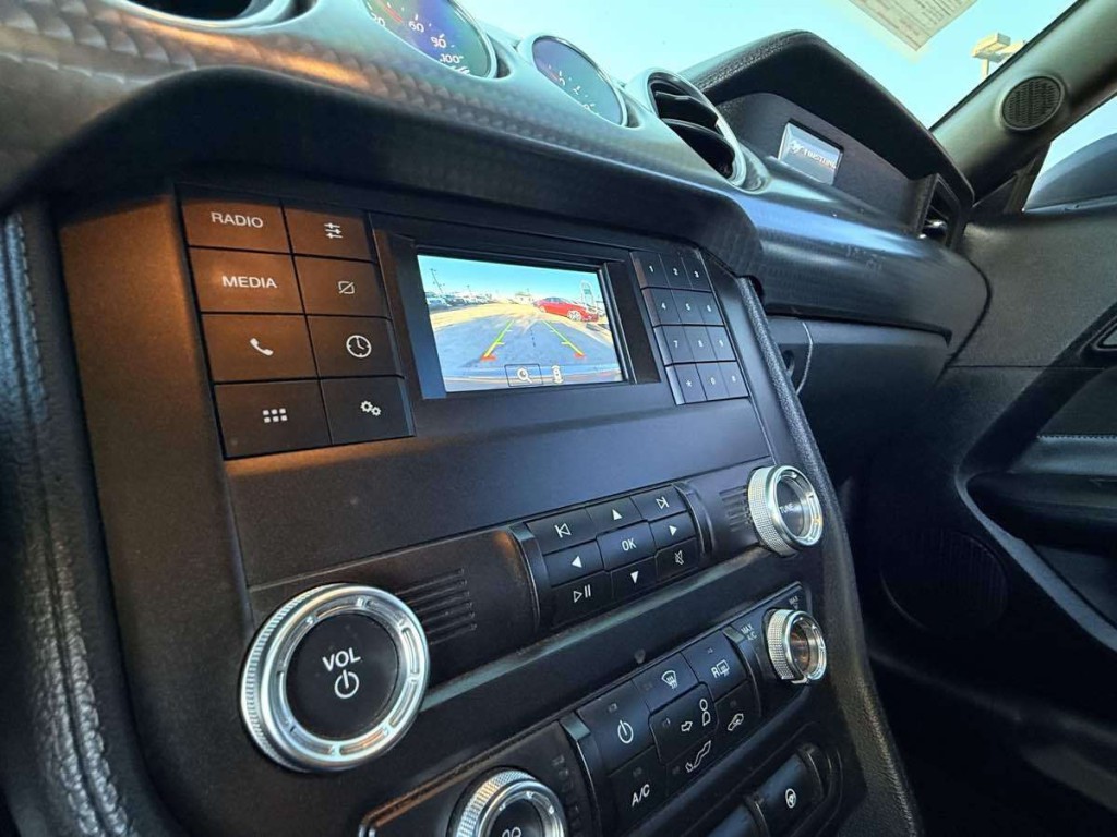 2019 Ford Mustang Image 16