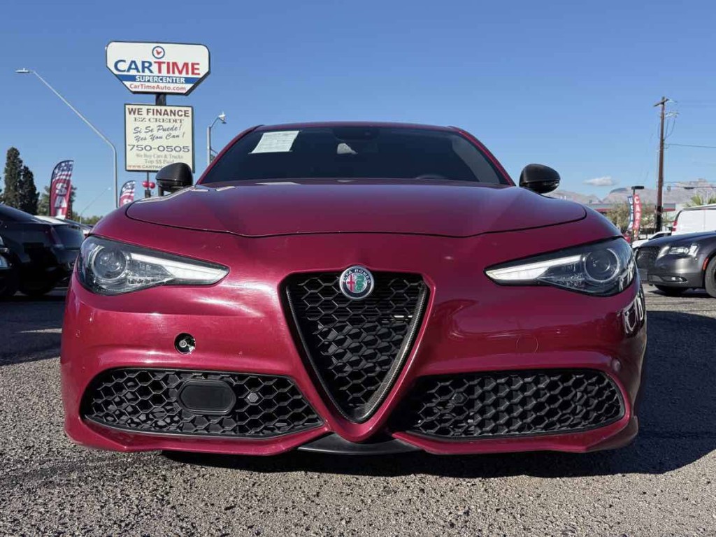 2019 Alfa Romeo Giulia Image 3