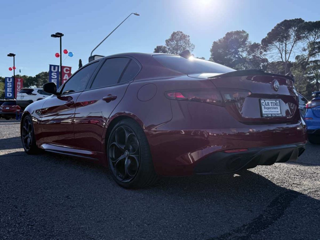 2019 Alfa Romeo Giulia Image 7