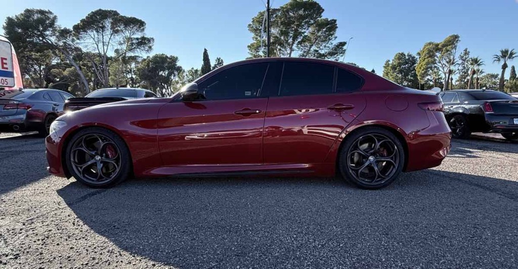 2019 Alfa Romeo Giulia Image 9