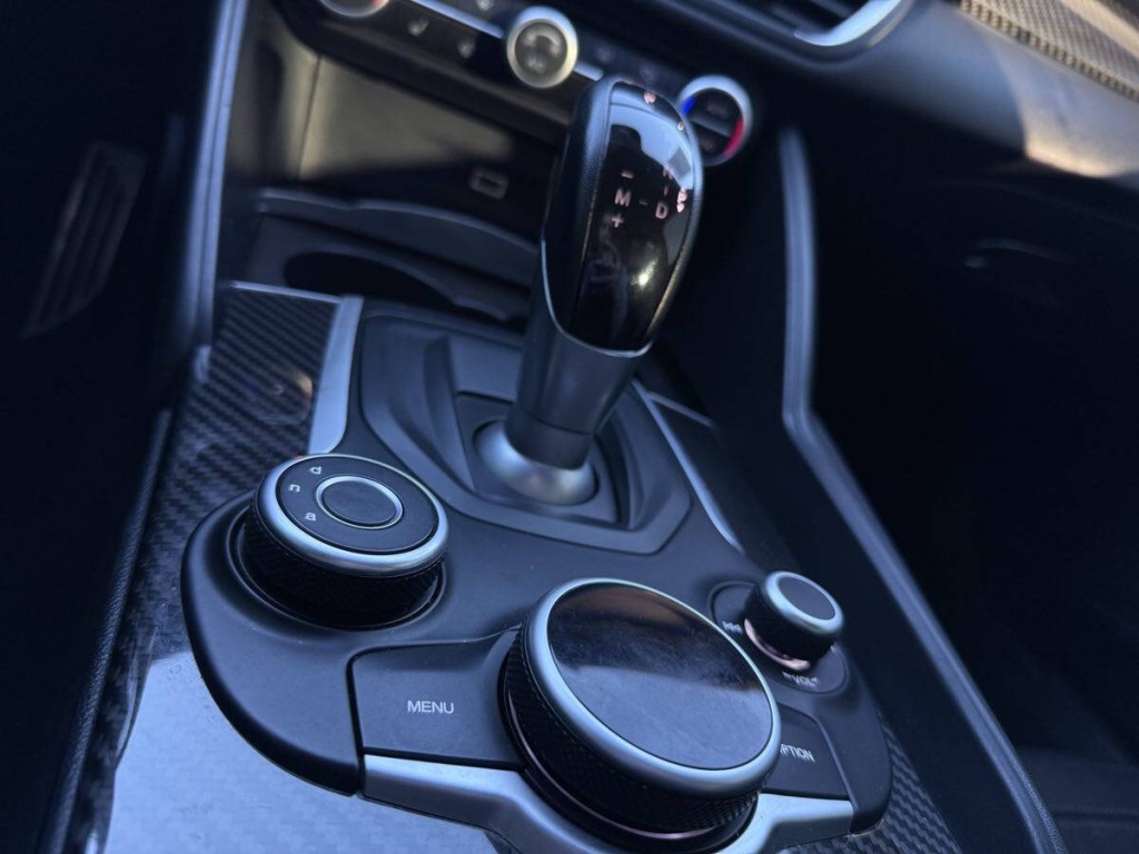 2019 Alfa Romeo Giulia Image 20