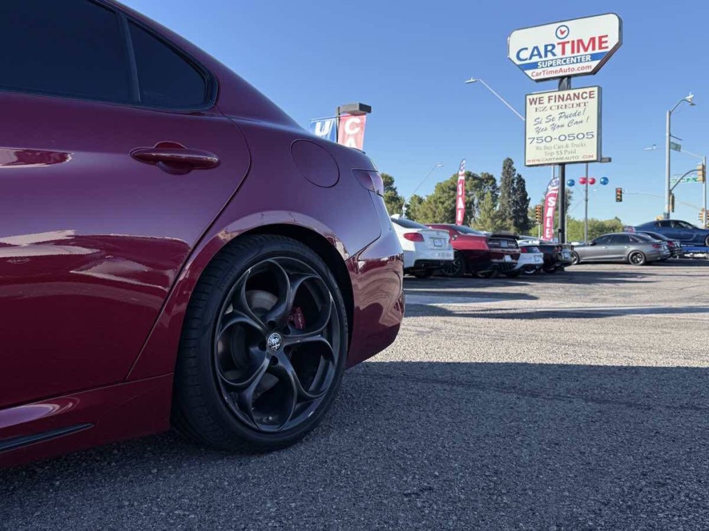 2019 Alfa Romeo Giulia Image 23