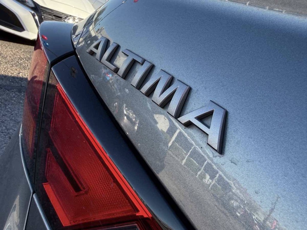 2023 Nissan Altima Image 10