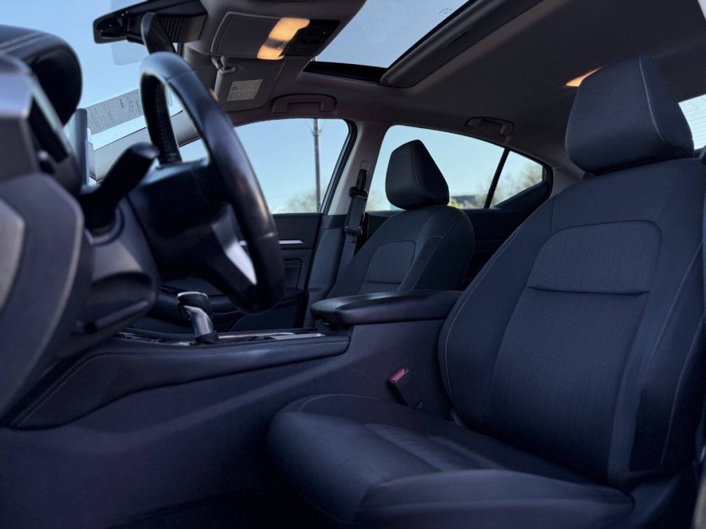 2023 Nissan Altima Image 12