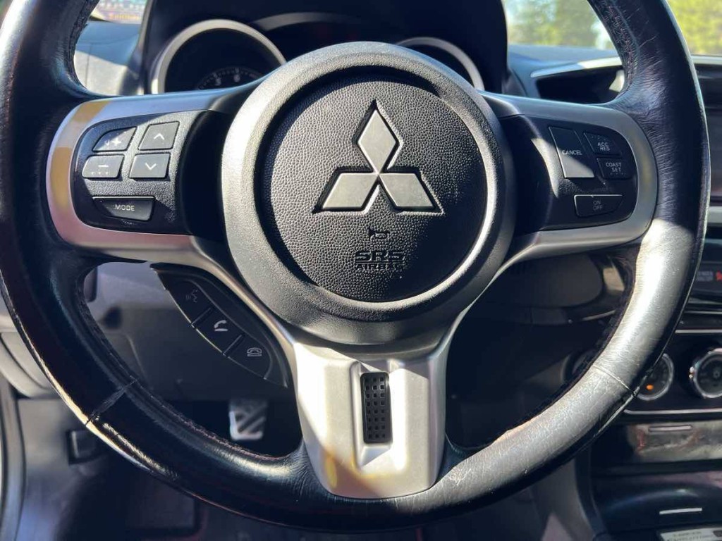 2015 Mitsubishi Lancer Evolution Image 10