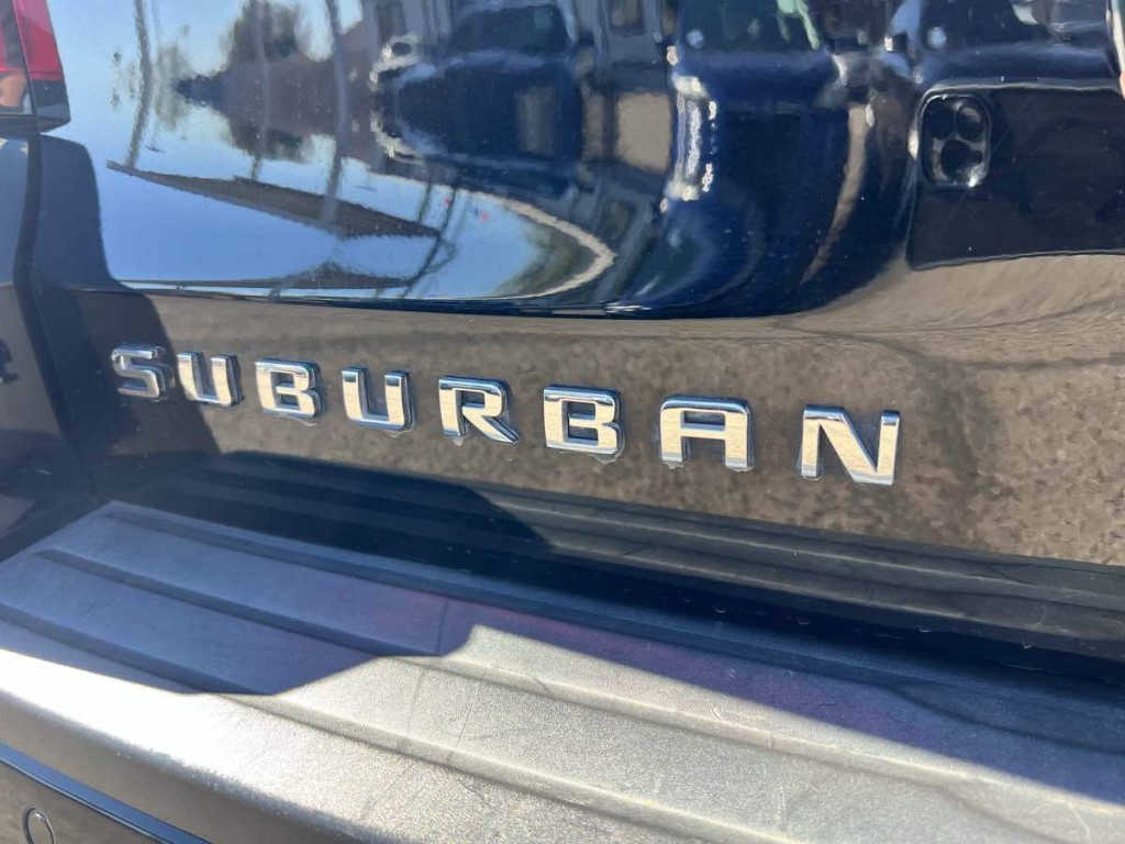 2020 Chevrolet Suburban Image 5