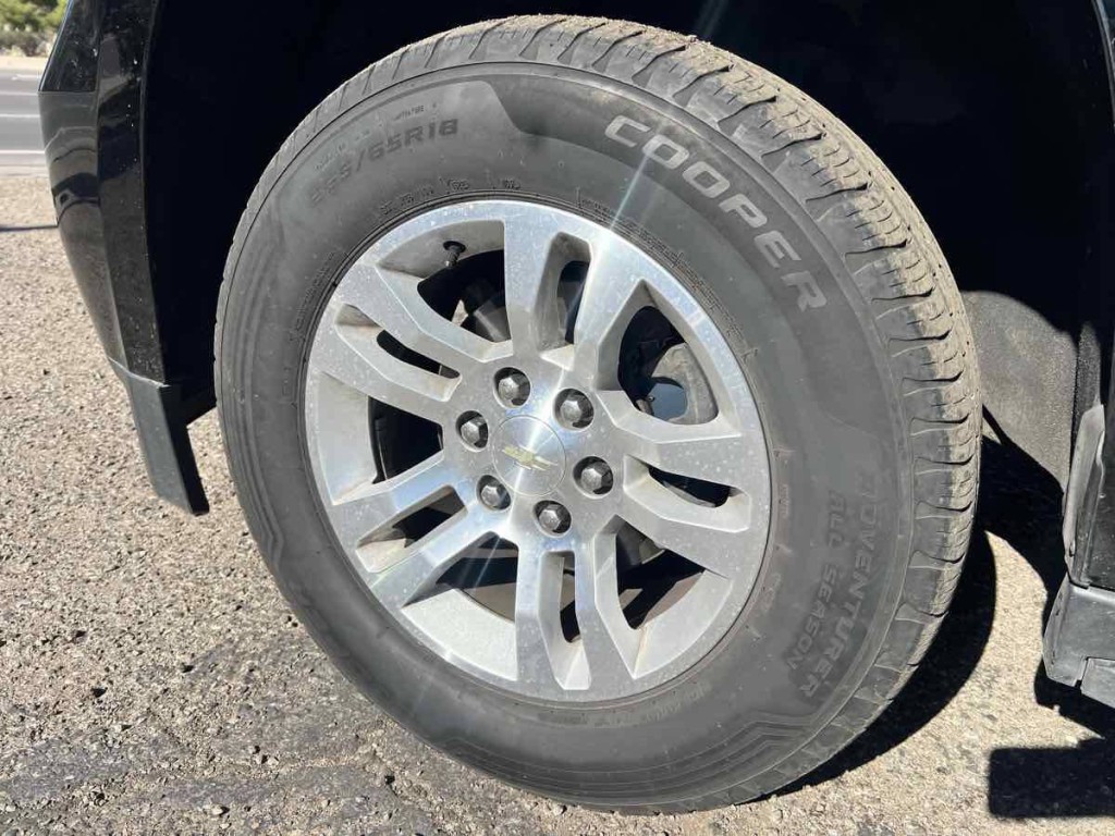 2020 Chevrolet Suburban Image 6